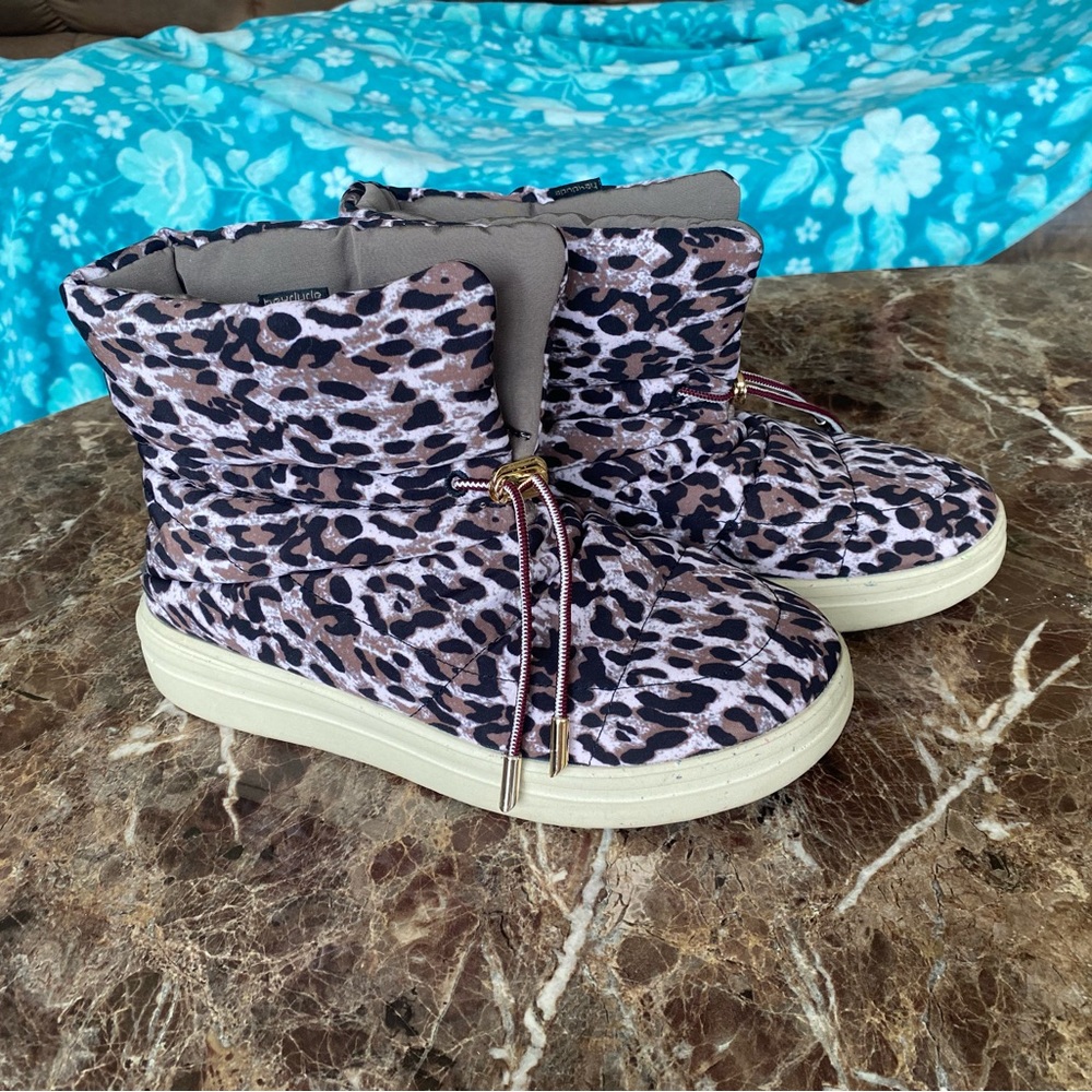 Hey Dude Margot eco leopard print winter boots